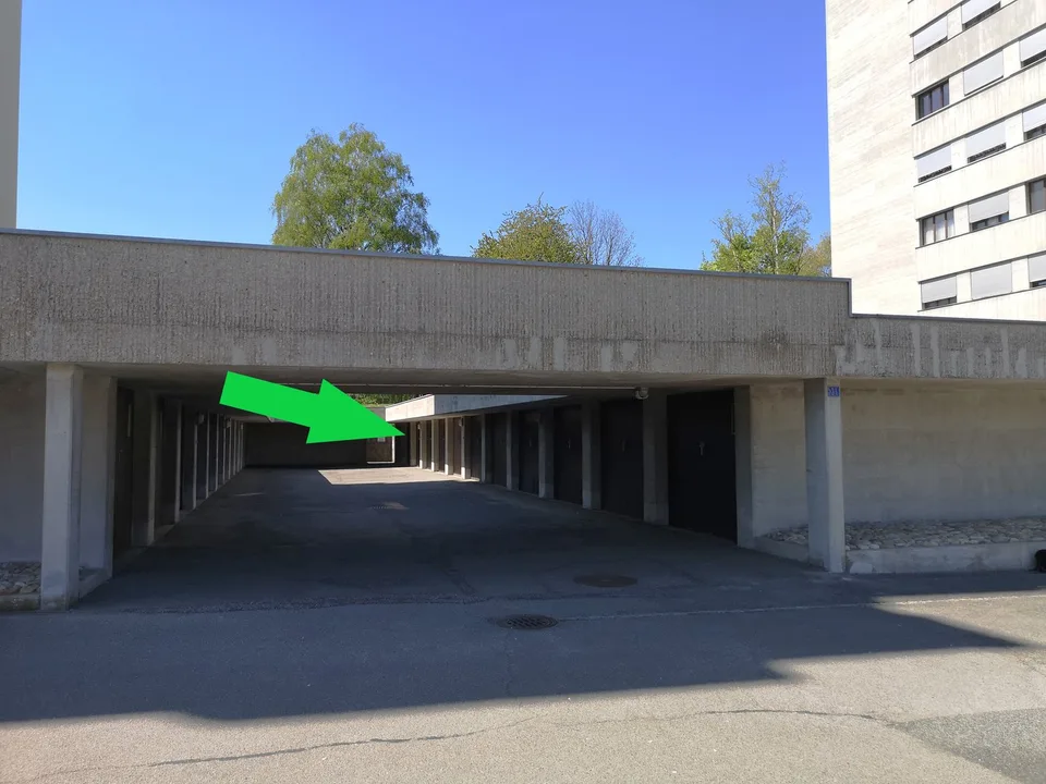 Zu verkaufen in Delémont: 3.5-Zimmer-Wohnung, mit eigenem Garage, Blick auf die Stadt