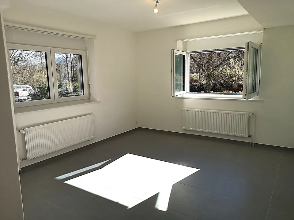 Zu verkaufen in Moutier Apartment mit Terrasse, komplett renoviert im Jahr 2024