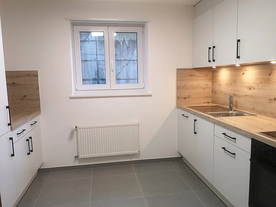 Zu verkaufen in Moutier Apartment mit Terrasse, komplett renoviert im Jahr 2024