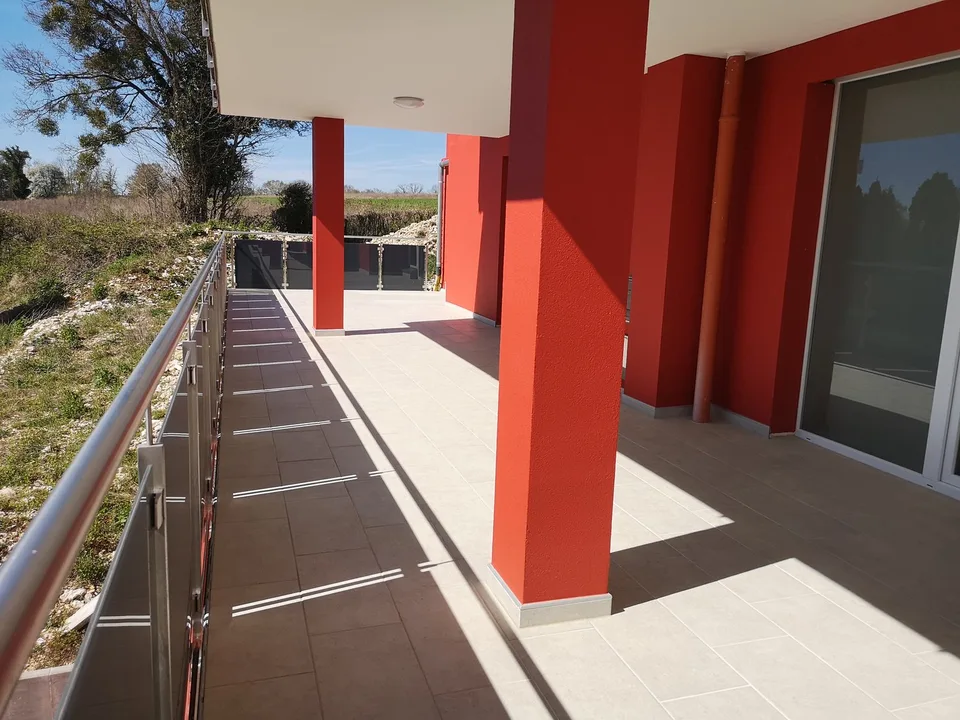 Magnifique appartement de 4,5 pièces avec terrasse et véranda, jardin 200m2 en option