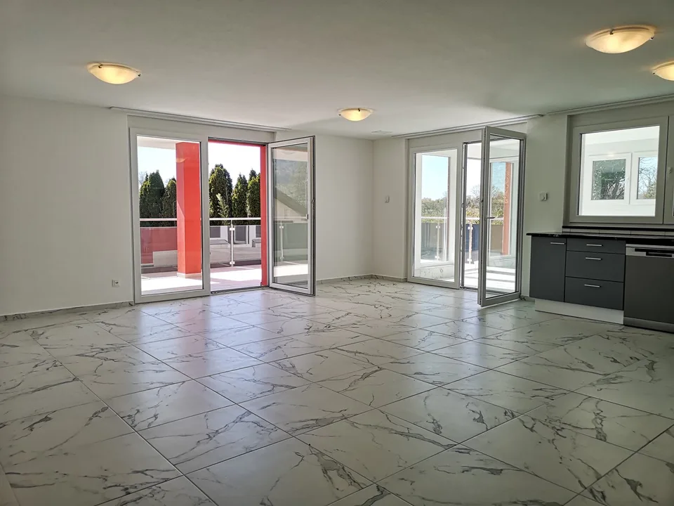 Magnifique appartement de 4,5 pièces avec terrasse et véranda, jardin 200m2 en option