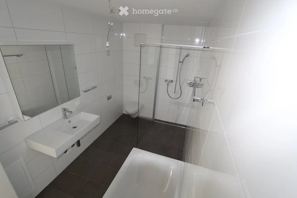 Moderne 2.5-Zimmer-Wohnung in Waldkirch mit Balkon und Garage
