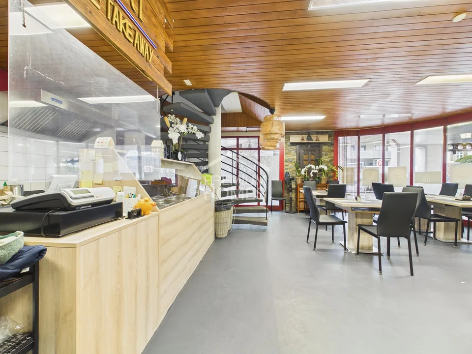 Piccolo ristorante con potenziale di vita extra