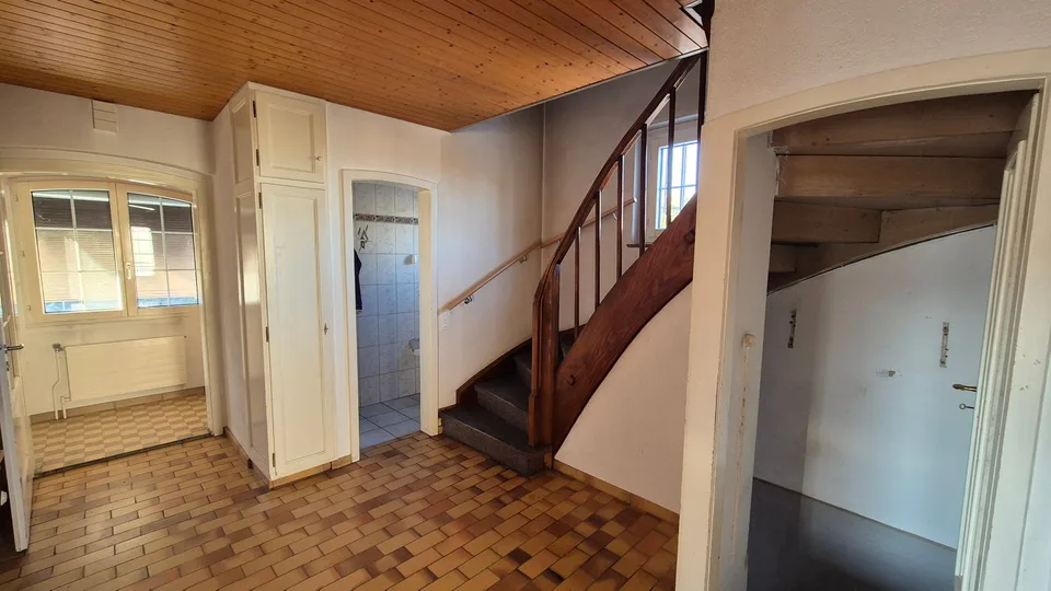 Casa unifamiliare con giardino – molto potenziale per le tue idee
