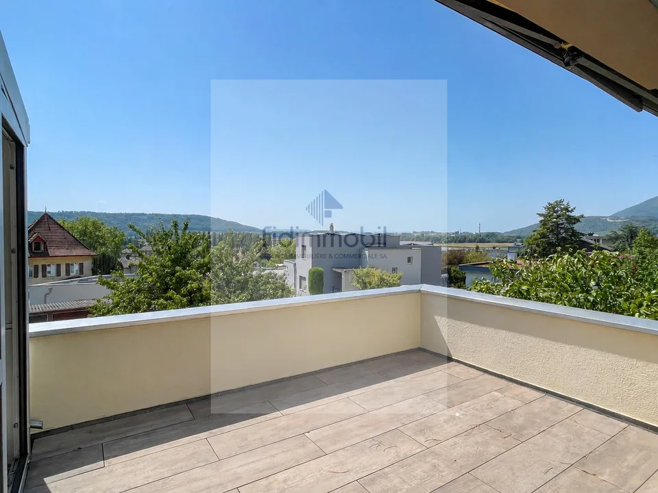 Wohnung mit 3 Zimmern, Kamin, Wintergarten und Terrasse