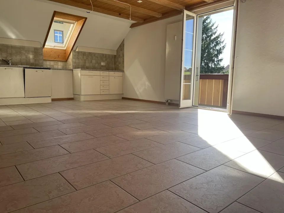 Wohnen mit Weitsicht: Charmante 5.5-Zi.-Wohnung mit grossem Aussichtsbalkon