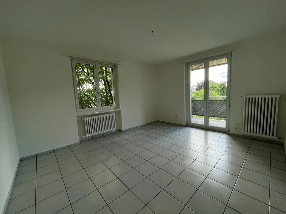 Teilrenovierte 3.5-Zimmer-Wohnung mit neuer Küche