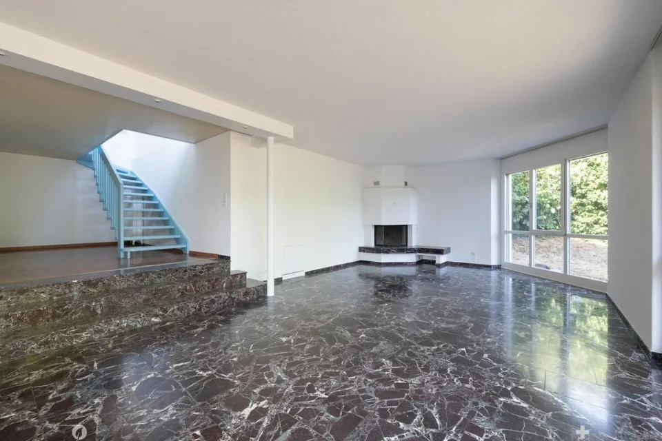 House in central Biel location