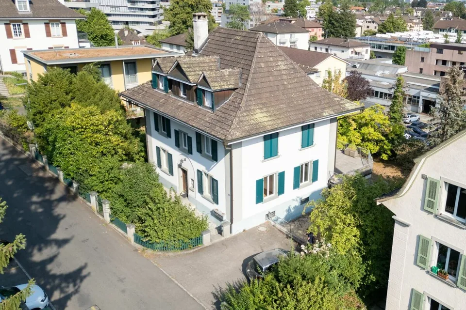 House in central Biel location