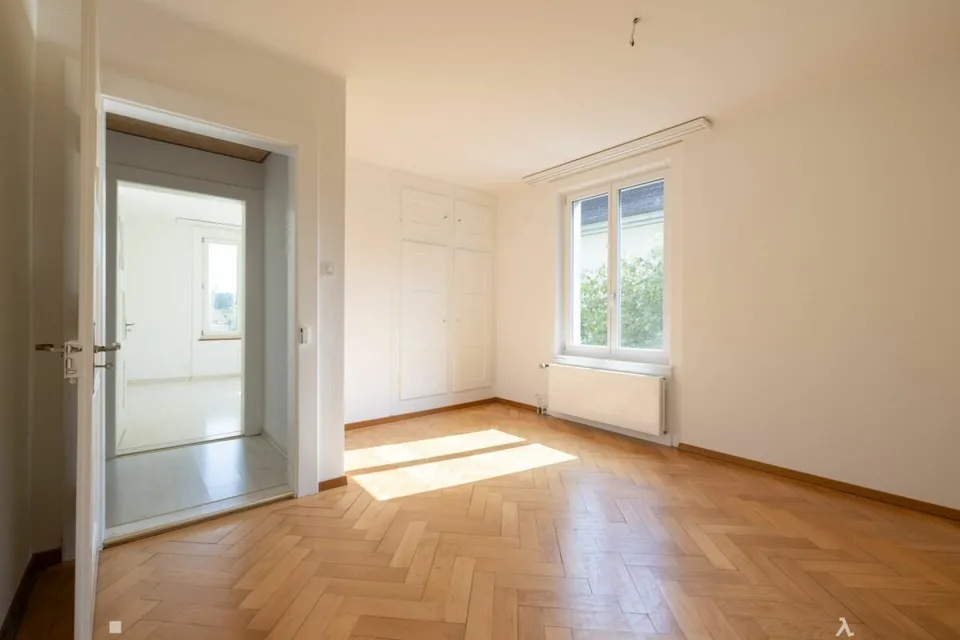 House in central Biel location