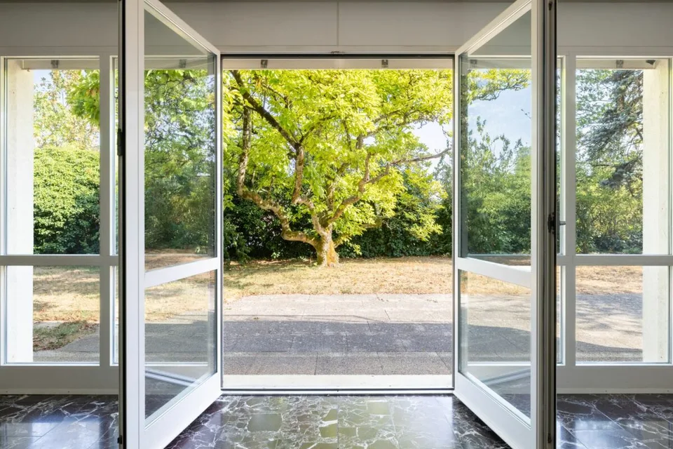 3-Family House in Central Biel Location