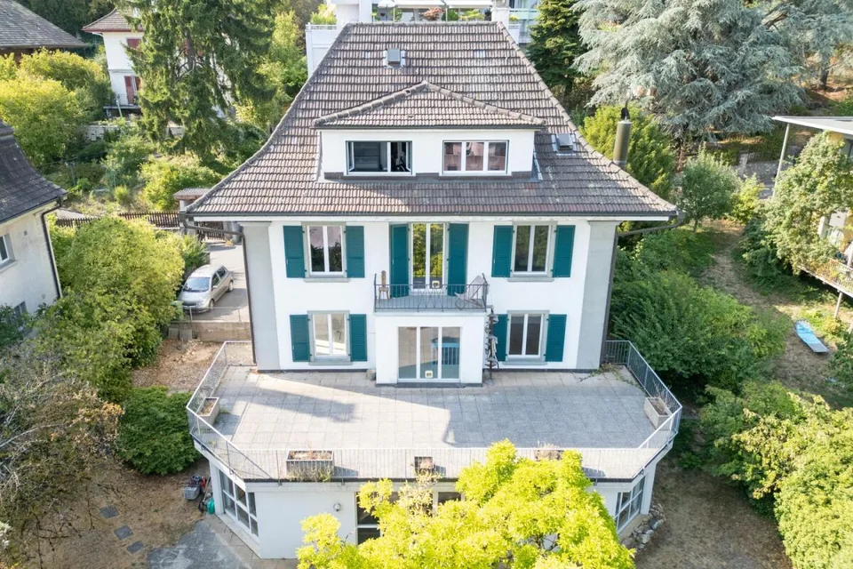 3-Family House in Central Biel Location