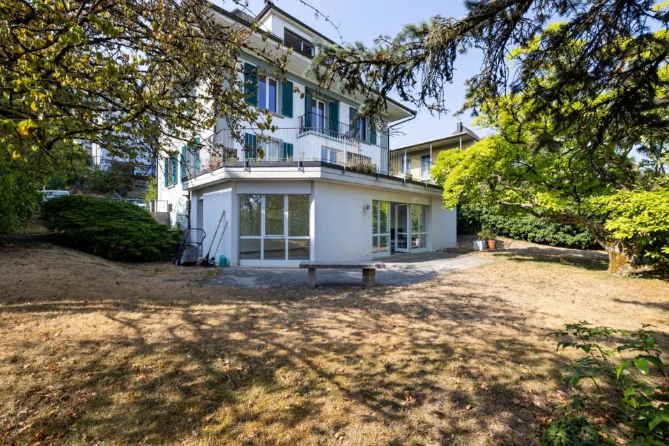 3-Family House in Central Biel Location