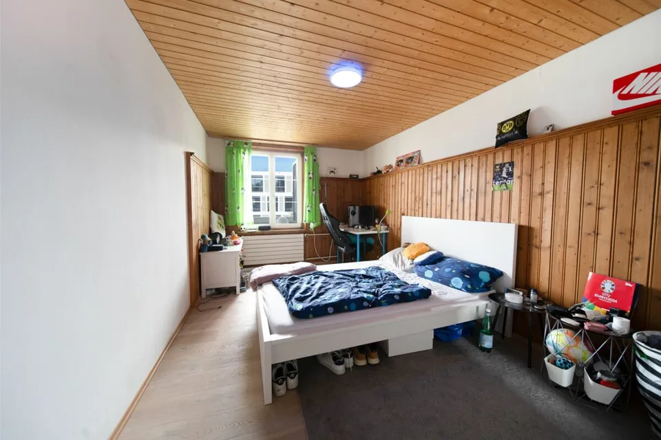 Grosszügiges Wohnen auf zwei Etagen mit Gartenanteil