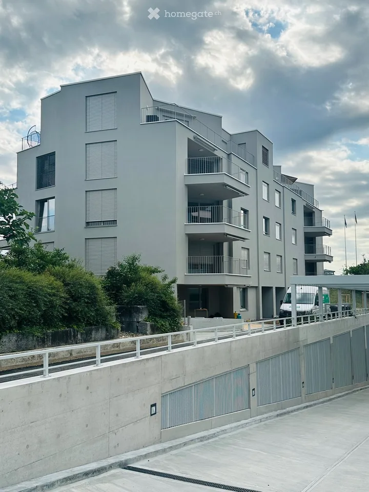Modern 3.5-room apartment with balcony in Zürich-Seebach