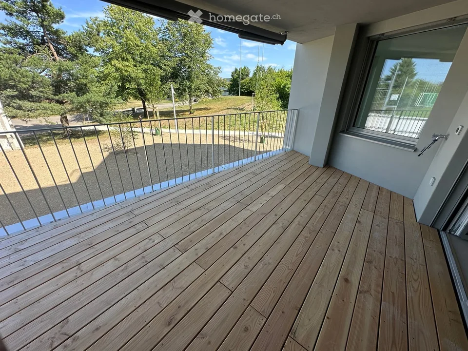 Modern 3.5-room apartment with balcony in Zürich-Seebach
