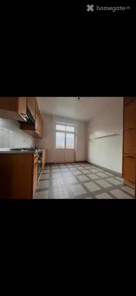 Bright apartment directly at the train station
