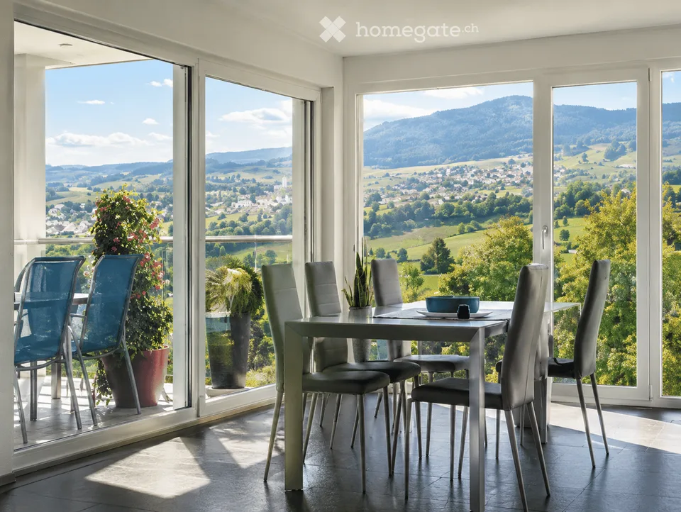 Above Lake Zurich – 4½ rooms with 131 m² and 32.8 m² balcony