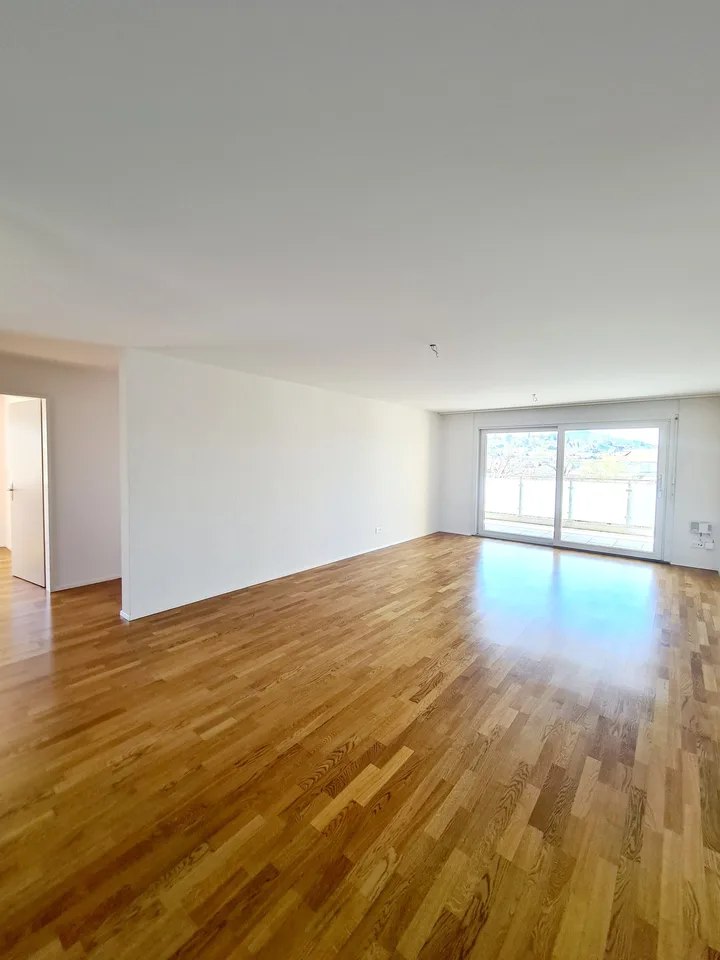 Appartamento soleggiato di 4,5 locali con ampio balcone