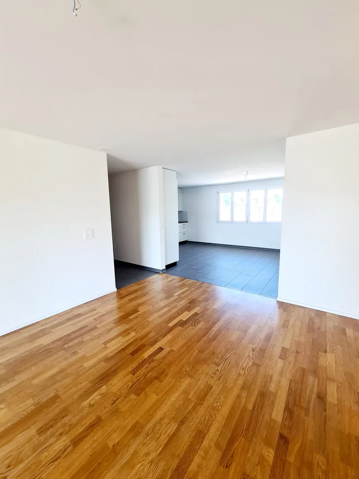 Appartamento soleggiato di 4,5 locali con ampio balcone