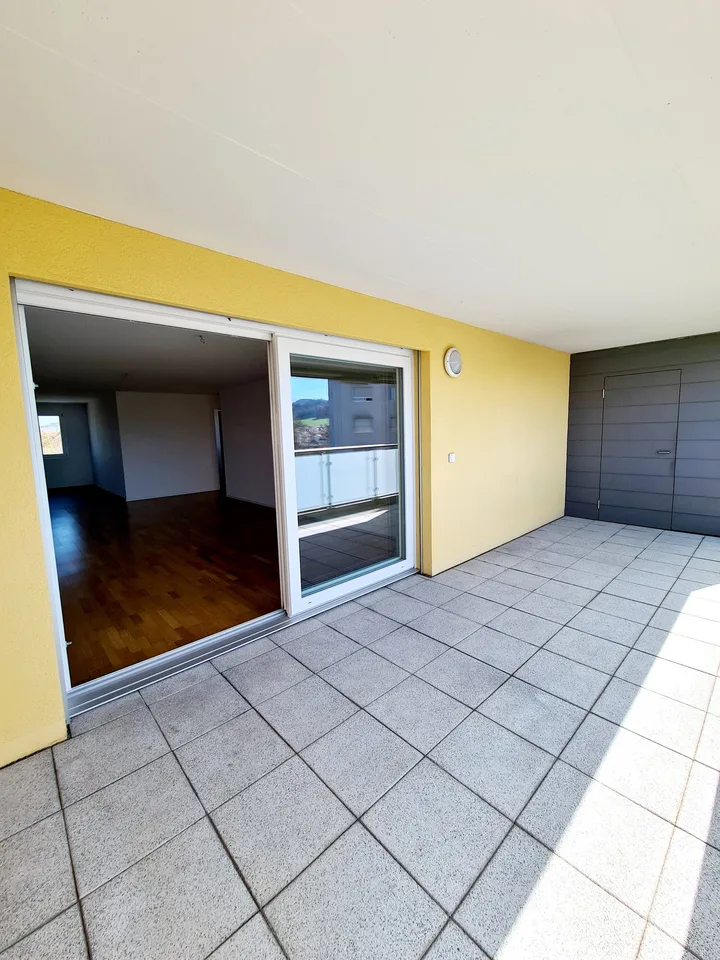 Appartamento soleggiato di 4,5 locali con ampio balcone