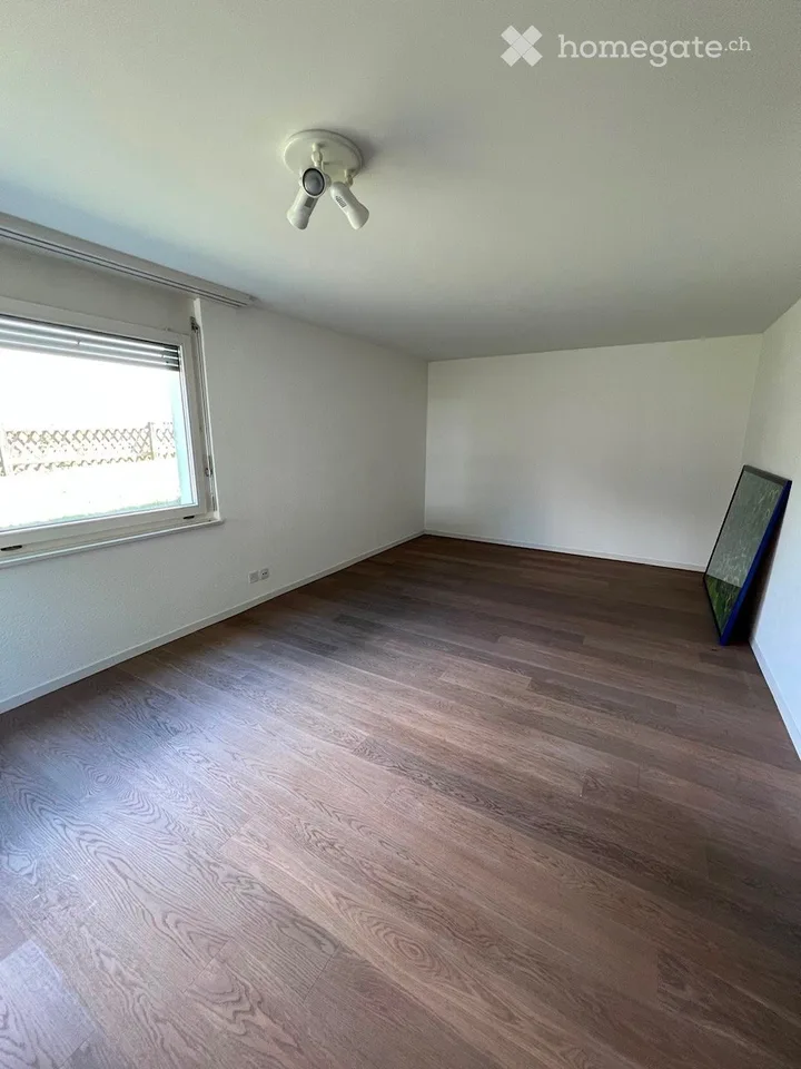 Appartamento di 3,5 locali con grande terrazza a Fällanden