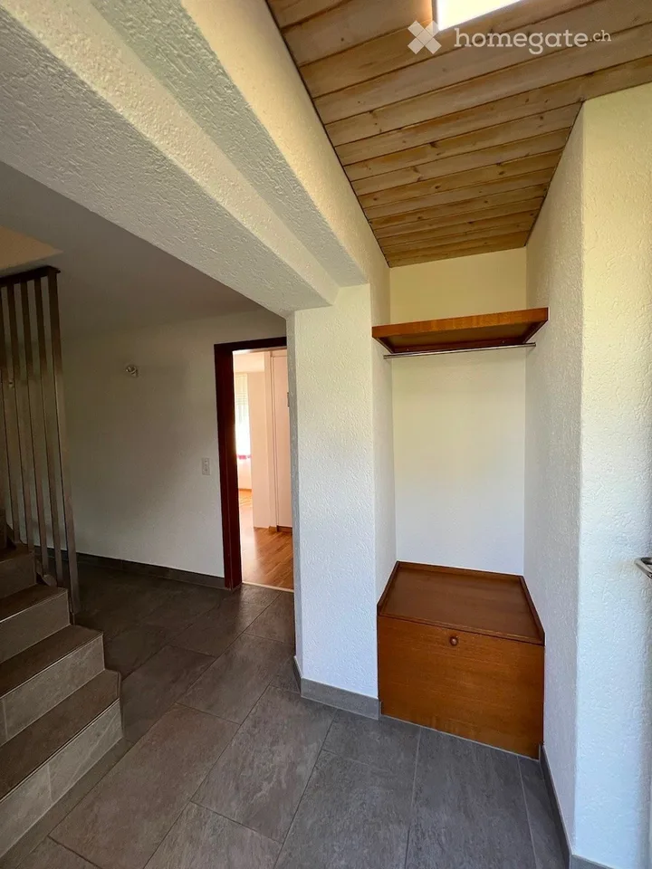 Appartamento di 3,5 locali con grande terrazza a Fällanden