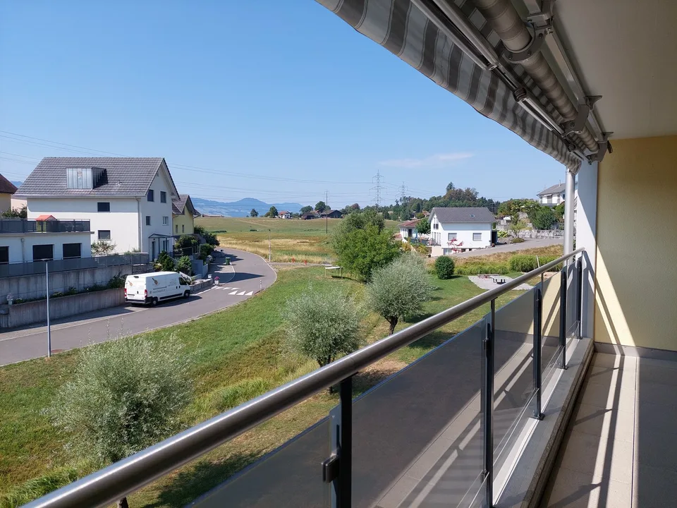 Appartamento luminoso e accogliente con vista sul verde