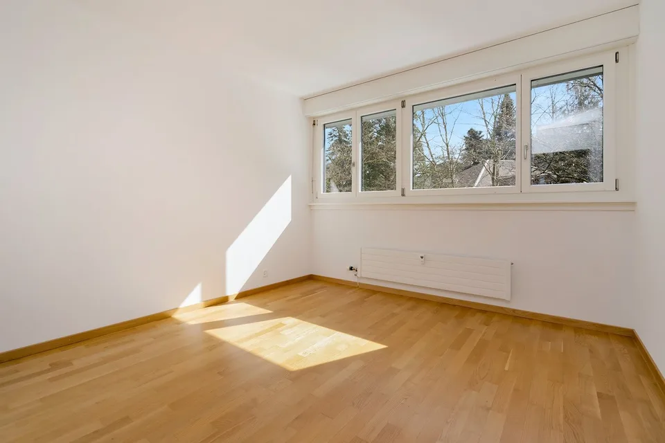 Modern 3.5-room apartment with loggia at Bümpliz Nord train station!