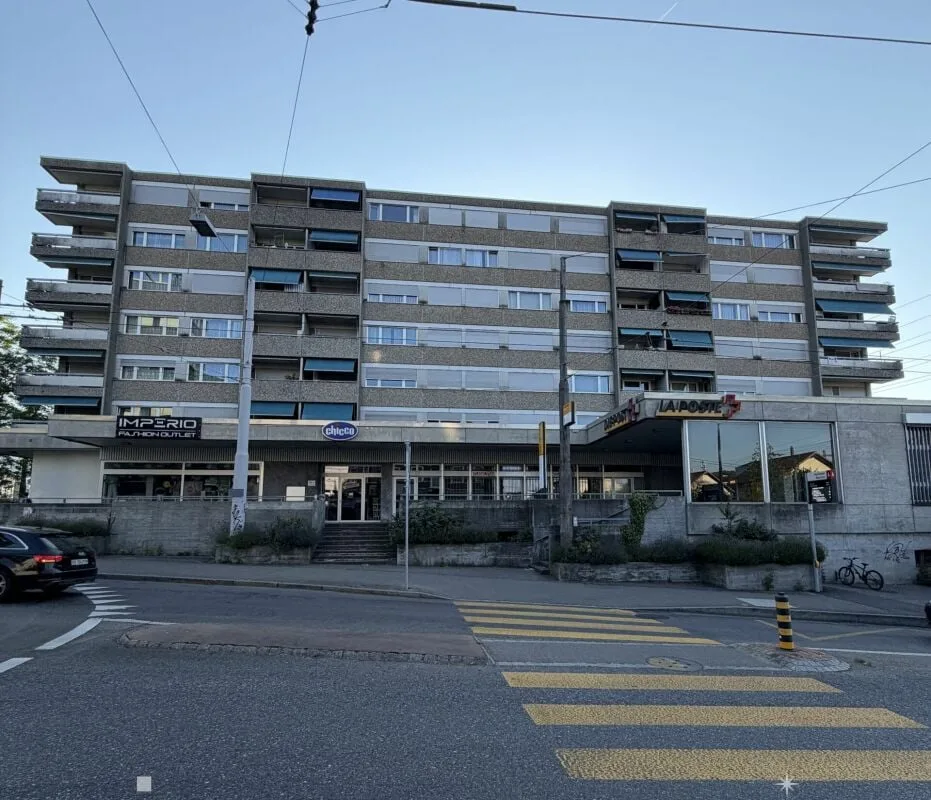 Ideal gelegene Verkaufsfläche und Büroräumlichkeiten