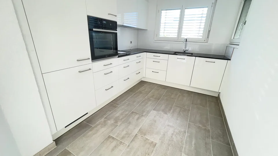 Zu vermieten per 01.05.2025 nach Vereinbarung 4.5 Zi-Wohnung mit Balkon