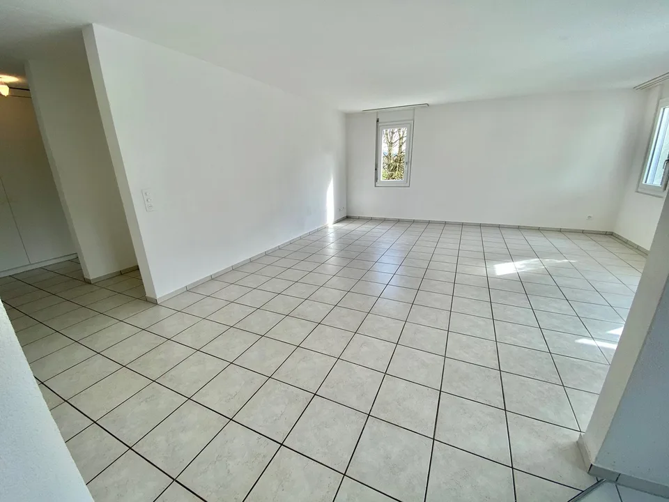 Zu vermieten per 01.05.2025 nach Vereinbarung 4.5 Zi-Wohnung mit Balkon