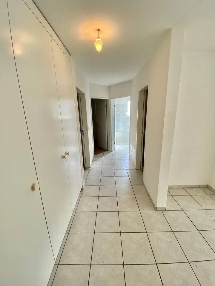 Zu vermieten per 01.05.2025 nach Vereinbarung 4.5 Zi-Wohnung mit Balkon