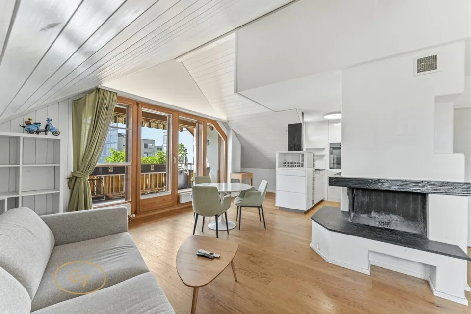 Sunny maisonette apartment with charm in the heart of Sins