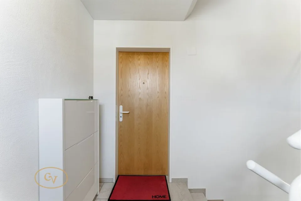 Sunny maisonette apartment with charm in the heart of Sins