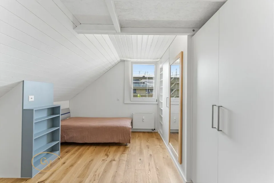 Sunny maisonette apartment with charm in the heart of Sins