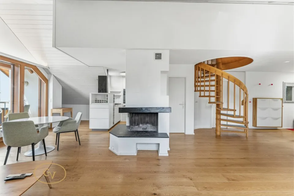 Sunny maisonette apartment with charm in the heart of Sins