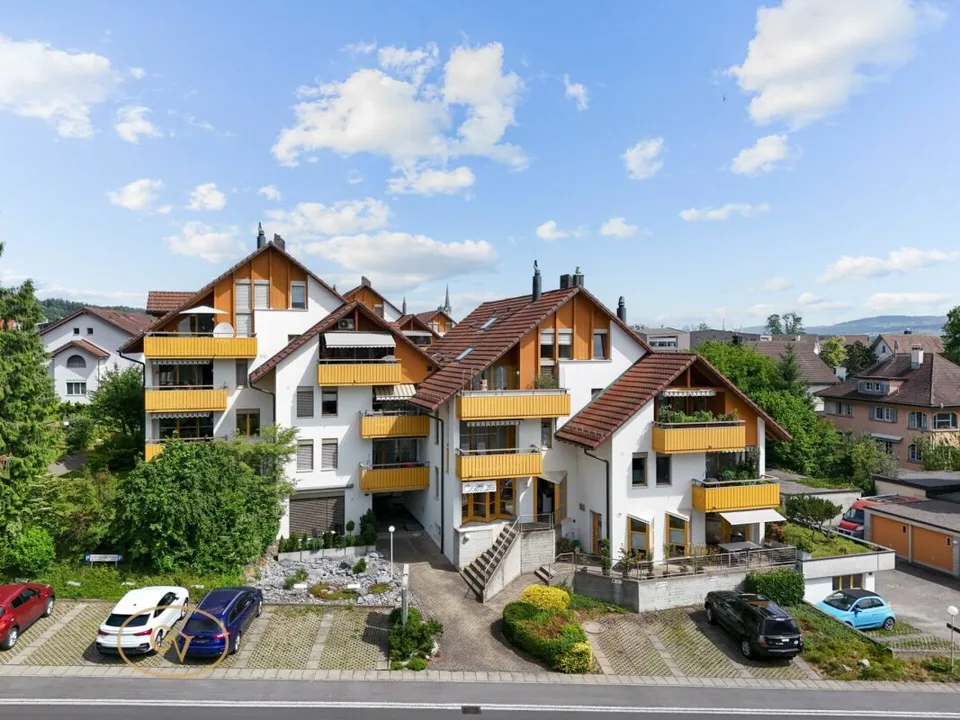 Sunny maisonette apartment with charm in the heart of Sins