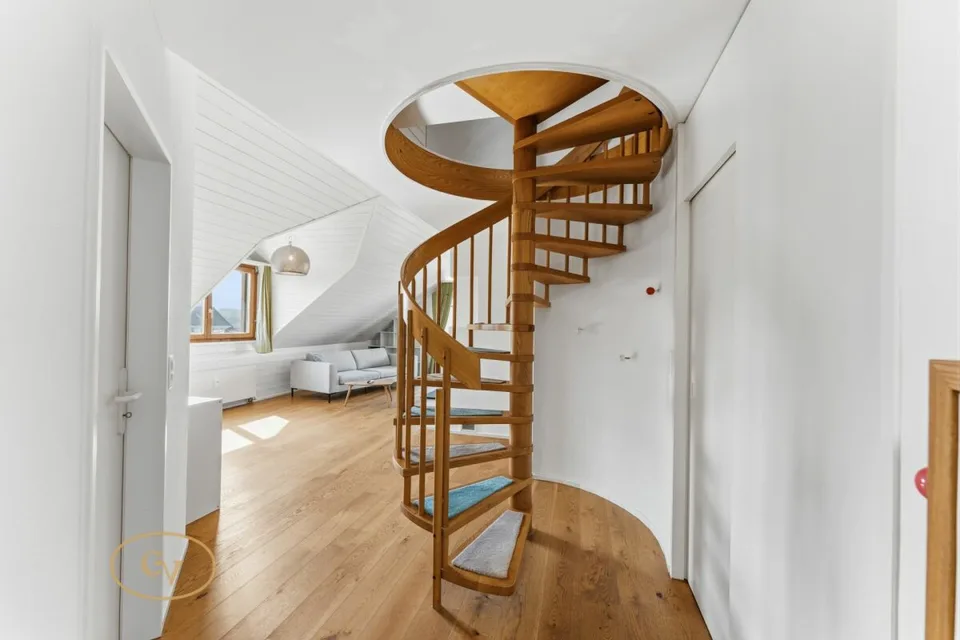 Sunny maisonette apartment with charm in the heart of Sins