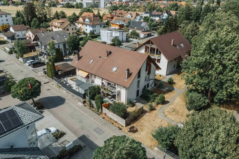 Appartamento di 4,5 locali luminoso con balcone coperto