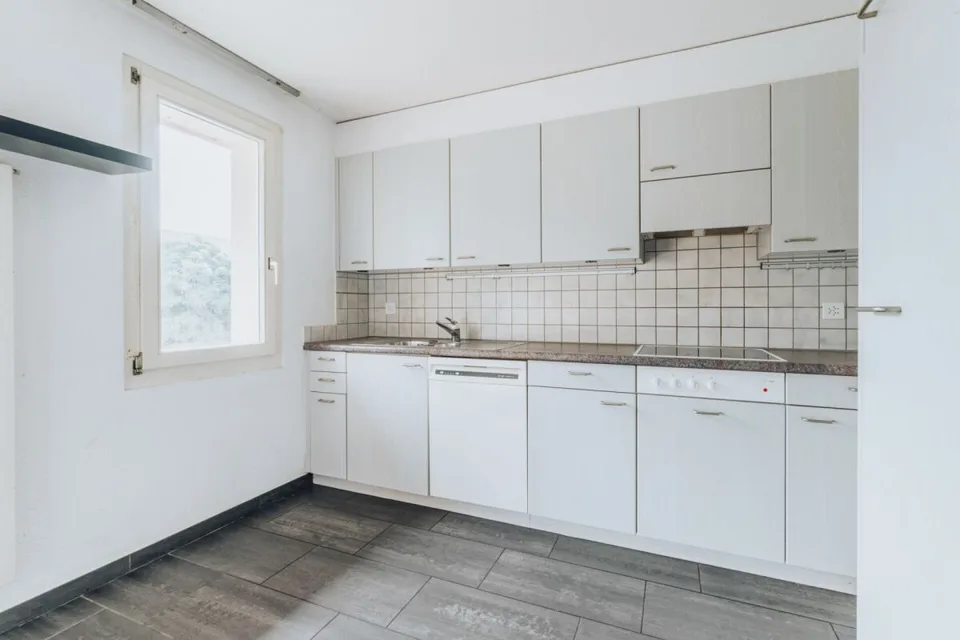 Appartamento di 4,5 locali luminoso con balcone coperto