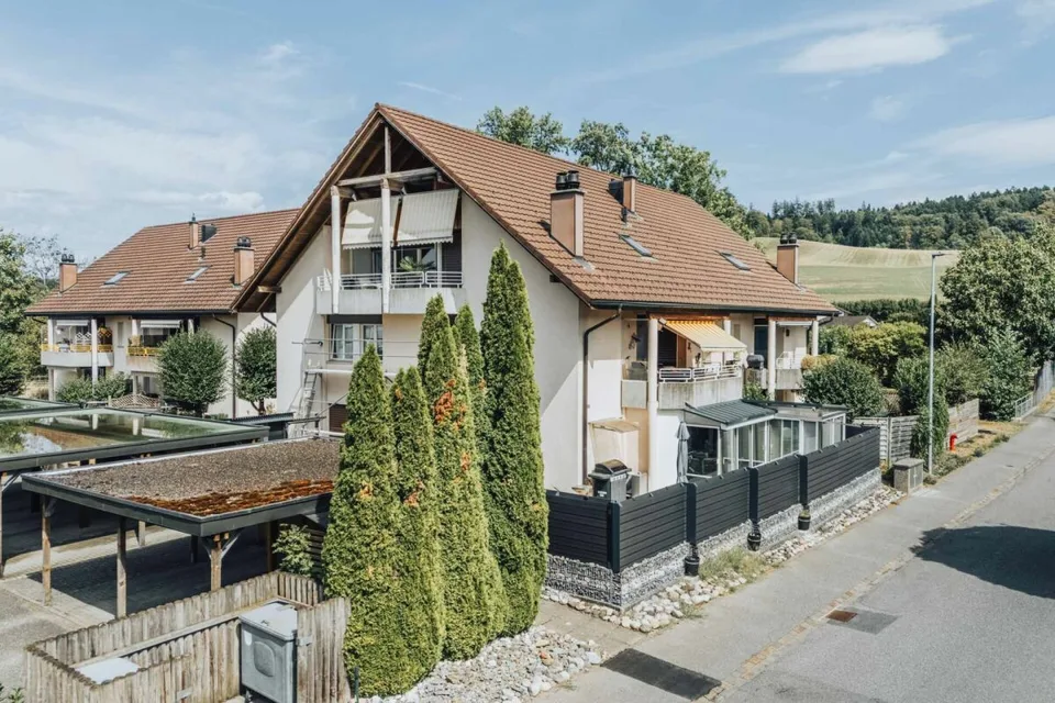 Appartamento di 4,5 locali luminoso con balcone coperto