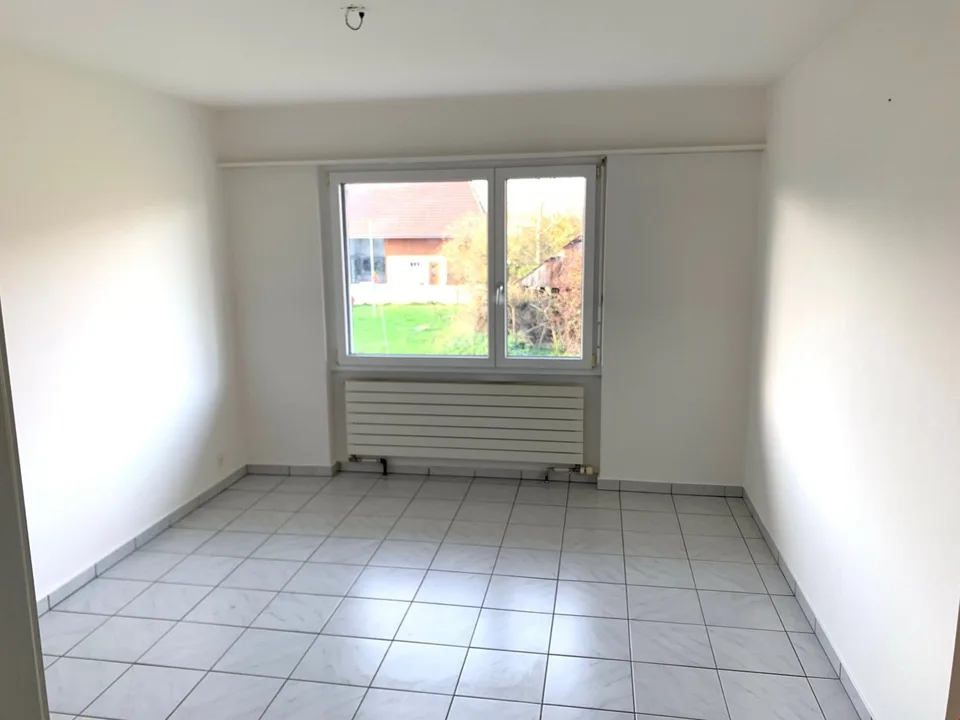 Schöne, helle 4 Zimmer Wohnung mit Balkon
