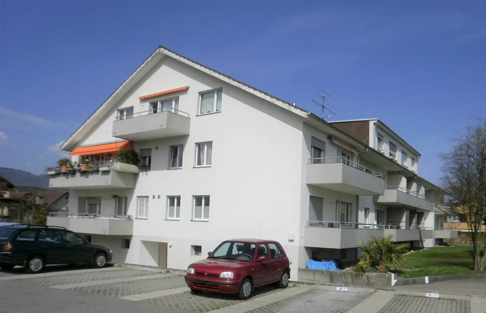 Schöne, helle 4 Zimmer Wohnung mit Balkon