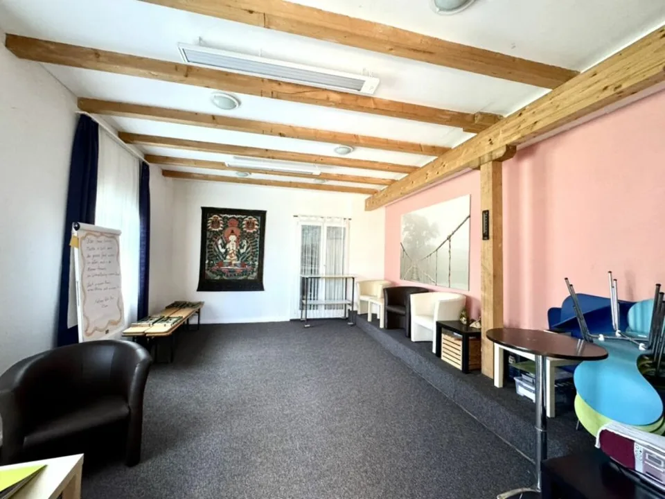 Grosses freistehendes 7.5-Zimmer-Bauernhaus für Pferdeliebhaber oder Kleintierhalter! Pferdeboxen, Remise, Wald und Wiesen ....
