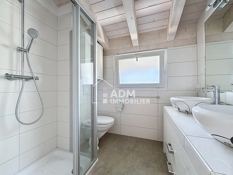 Leytron, spacious 4.5-room attic apartment