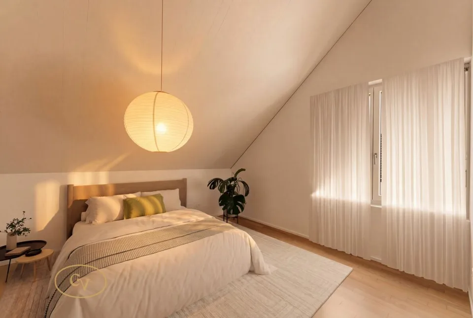 Bright and airy maisonette apartment with gallery, far-reaching views, and evening sun