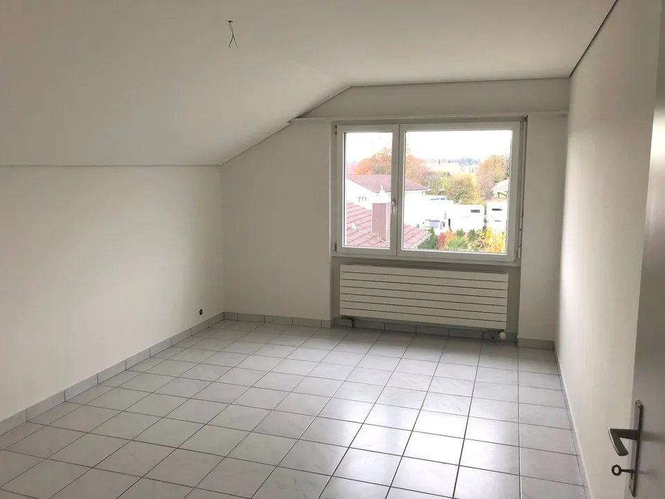 Helle 3.5-Zimmer-Wohnung mit Balkon im ruhigen Schwadernau