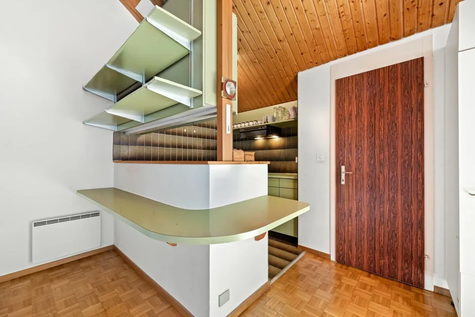 Wohnung mit 3,5 Zimmern und einer atemberaubenden Aussicht auf den See und die Berge!
