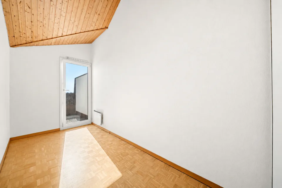 Wohnung mit 3,5 Zimmern und einer atemberaubenden Aussicht auf den See und die Berge!